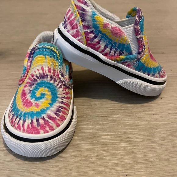 vans - Picture 2 of 3